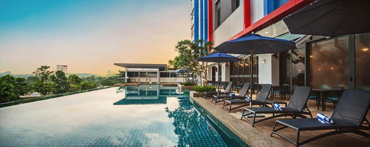 Sunway Hotel Big Box Нусаджайя Экстерьер фото